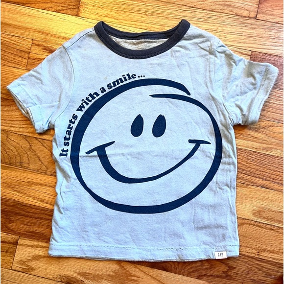 GAP BabyGap Toddler Reversible Graphic Short Sleeves T-Shirts Set of Two - Picture 2 of 10